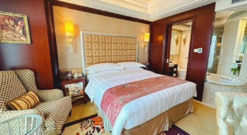Bed in Shenyang Royal Wan Xin Hotel