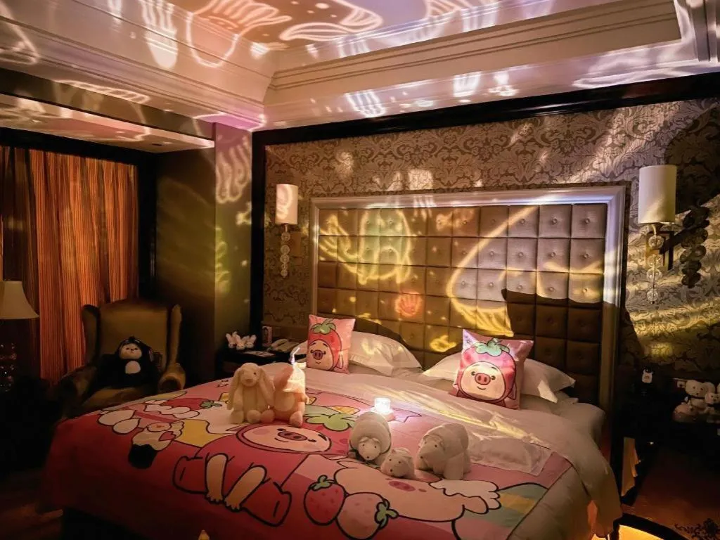 Bed in Shenyang Royal Wan Xin Hotel