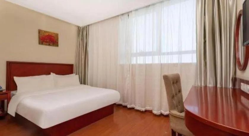 Bed in GreenTree Inn Suzhou Railway Station North Square Haobainian Wedding Dress City Express Hotel