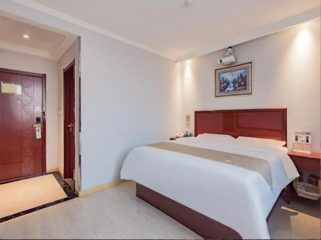 Bed in GreenTree Inn Beijing Tonzhou Maju Bridge No.2 Express Hotel