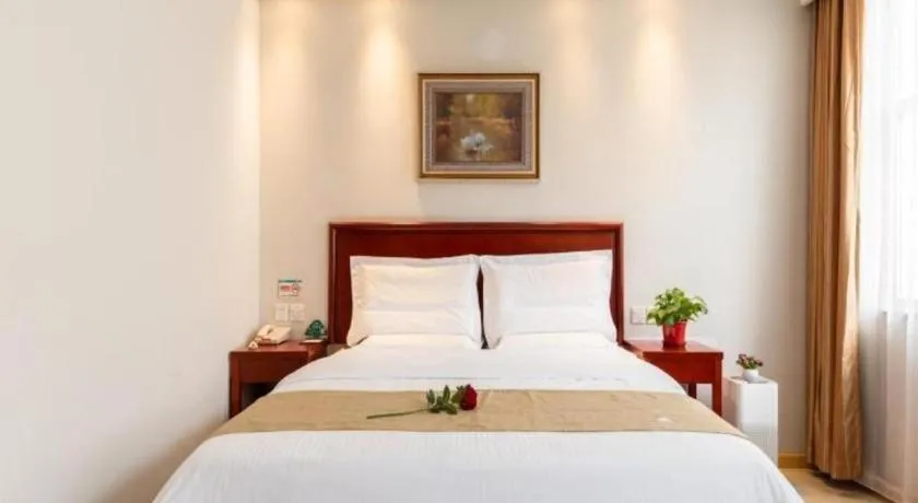 Bed in GreenTree Inn Beijing Tonzhou Maju Bridge No.2 Express Hotel