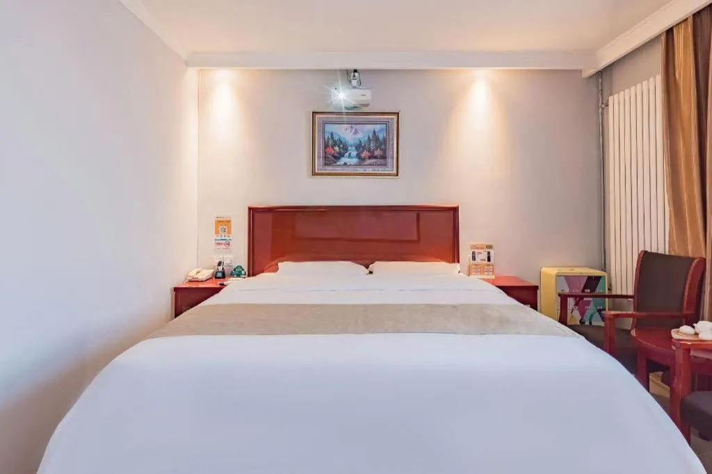 Bed in GreenTree Inn Beijing Tonzhou Maju Bridge No.2 Express Hotel