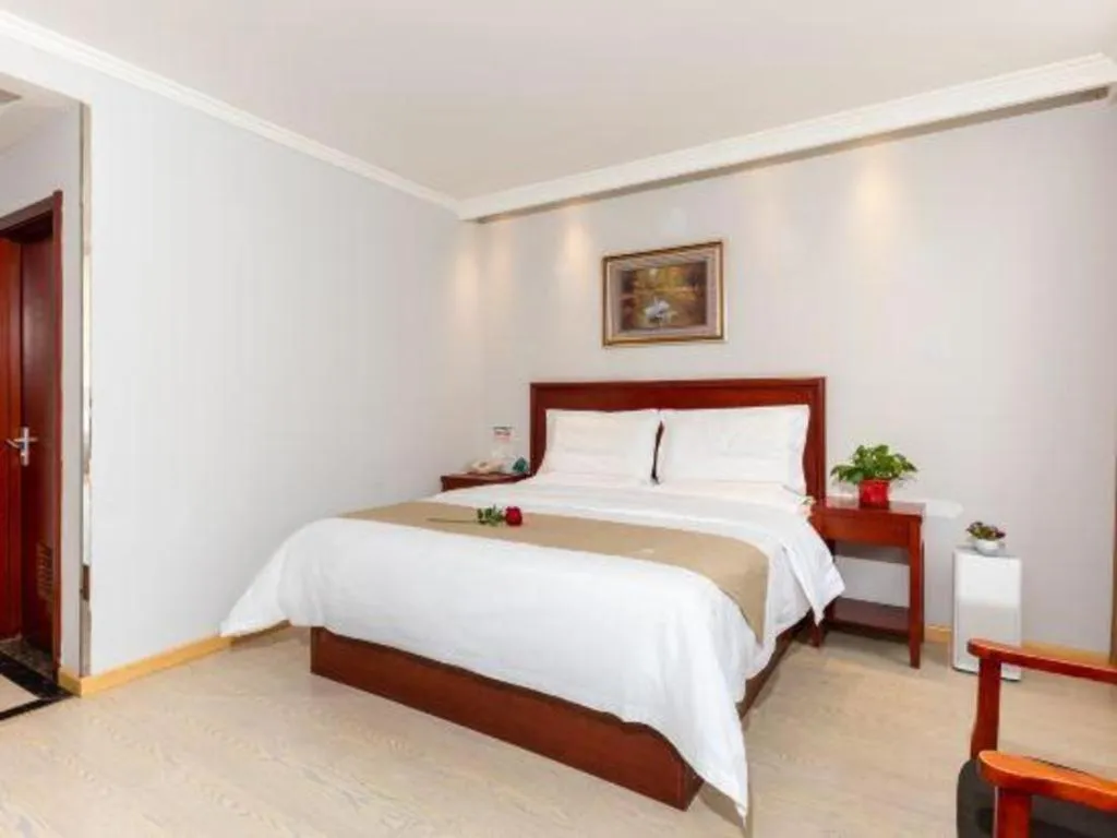 Bed in GreenTree Inn Beijing Tonzhou Maju Bridge No.2 Express Hotel