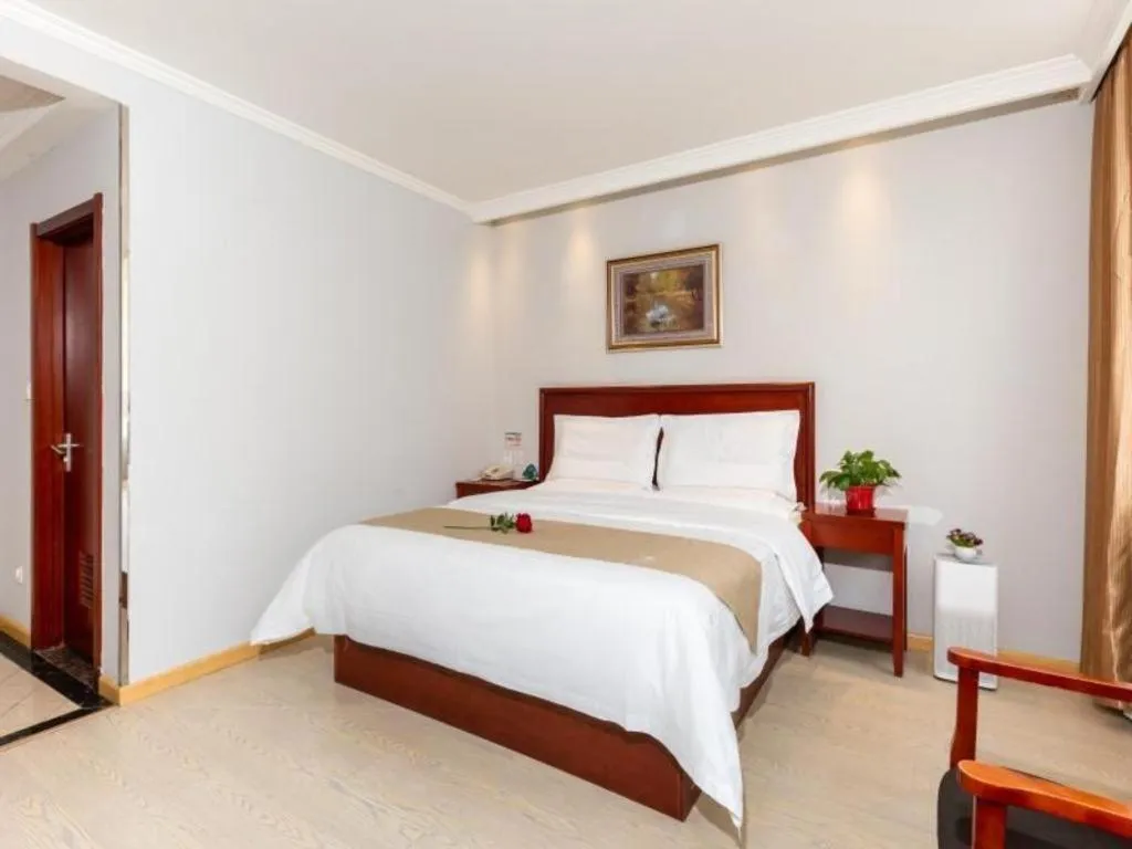 Bed in GreenTree Inn Beijing Tonzhou Maju Bridge No.2 Express Hotel