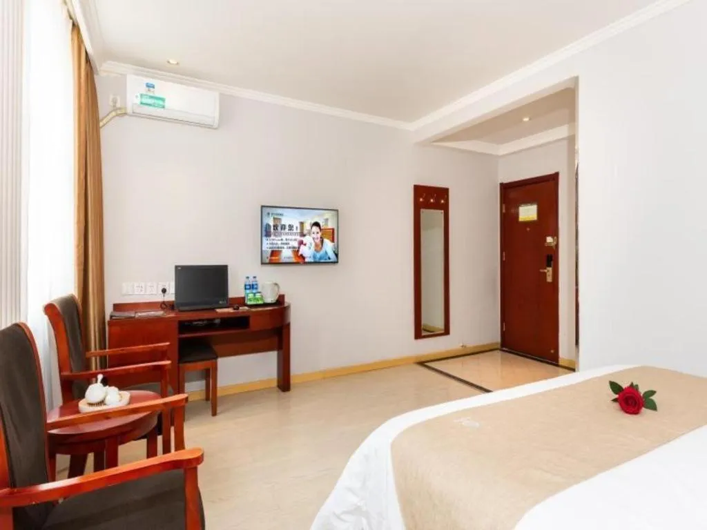 Bed in GreenTree Inn Beijing Tonzhou Maju Bridge No.2 Express Hotel