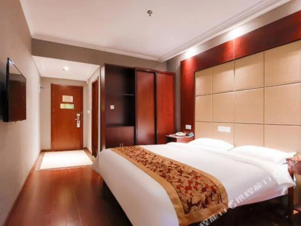 Bed in GreenTree Inn Suzhou Shihu Suli Road Express Hotel