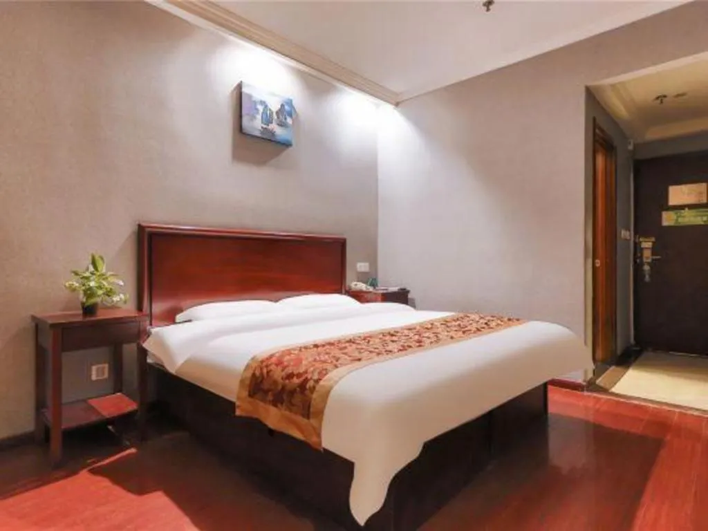 Bed in GreenTree Inn Suzhou Shihu Suli Road Express Hotel