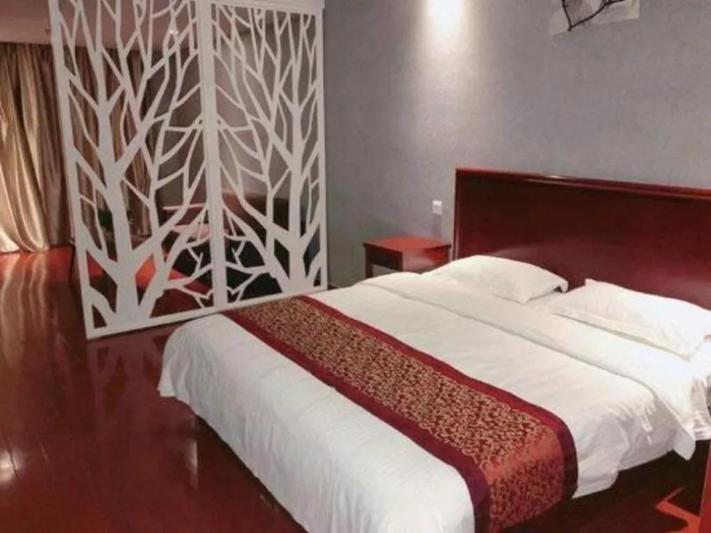 Bed in GreenTree Inn Suzhou Shihu Suli Road Express Hotel