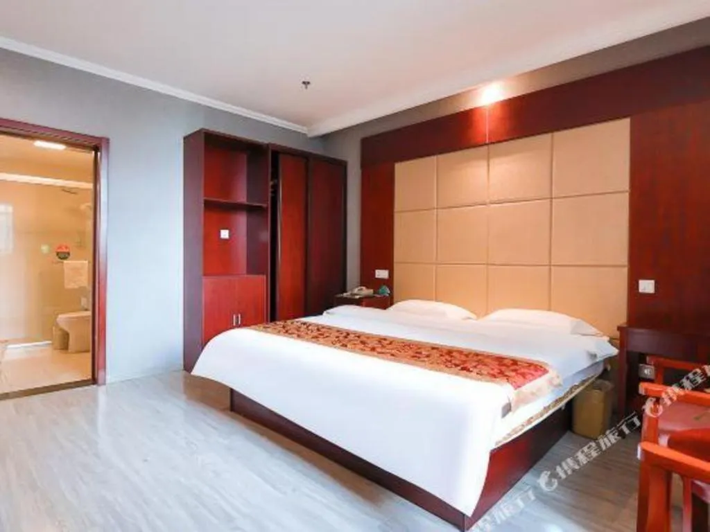 Bed in GreenTree Inn Suzhou Shihu Suli Road Express Hotel