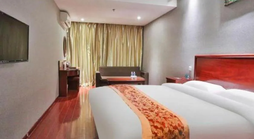 Bed in GreenTree Inn Suzhou Shihu Suli Road Express Hotel