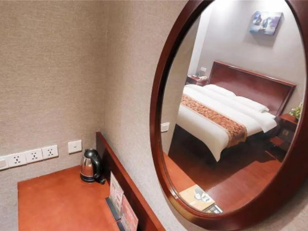 Bed in GreenTree Inn Suzhou Shihu Suli Road Express Hotel