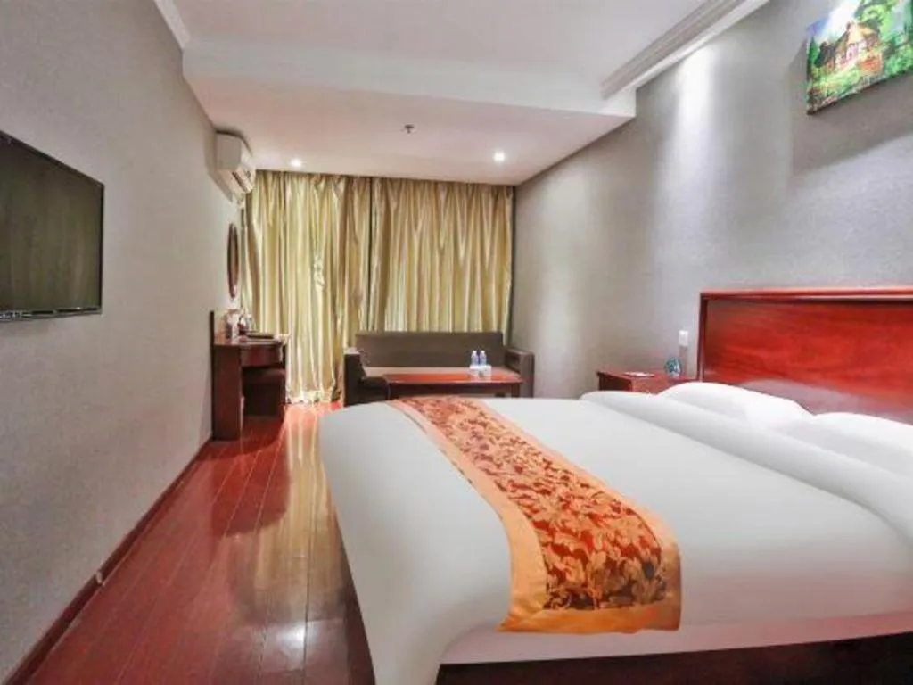 Bed in GreenTree Inn Suzhou Shihu Suli Road Express Hotel