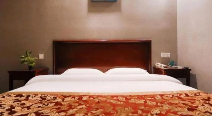 Bed in GreenTree Inn Suzhou Shihu Suli Road Express Hotel
