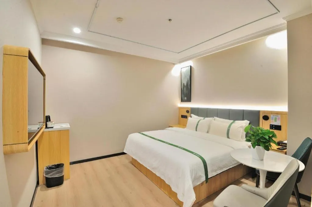 Bed in GreenTree Inn Suzhou Shihu Suli Road Express Hotel