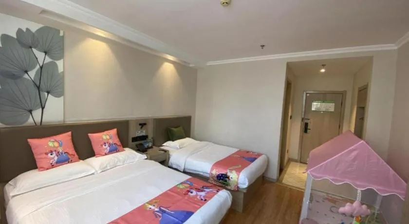 Bed in GreenTree Inn Xuzhou High Speed Railway Station Express Hotel