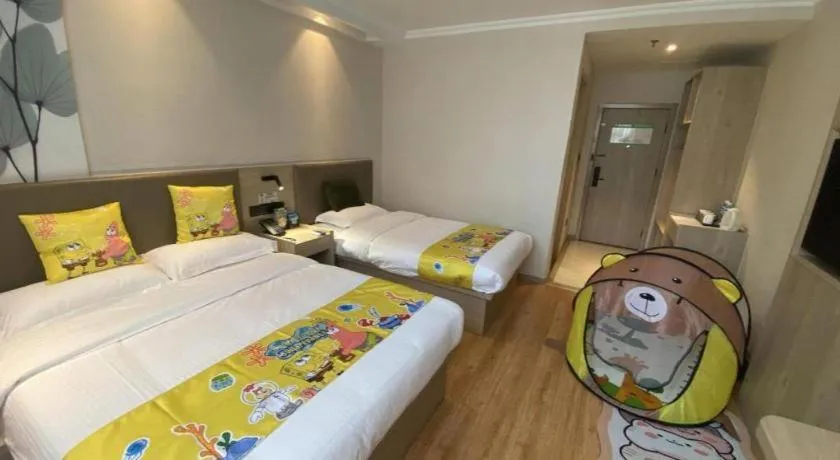Bed in GreenTree Inn Xuzhou High Speed Railway Station Express Hotel