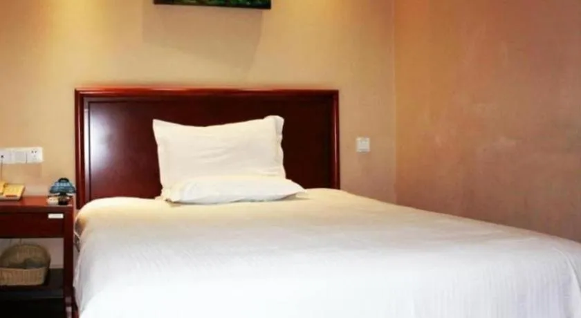 Bed in GreenTree Inn Xuzhou High Speed Railway Station Express Hotel