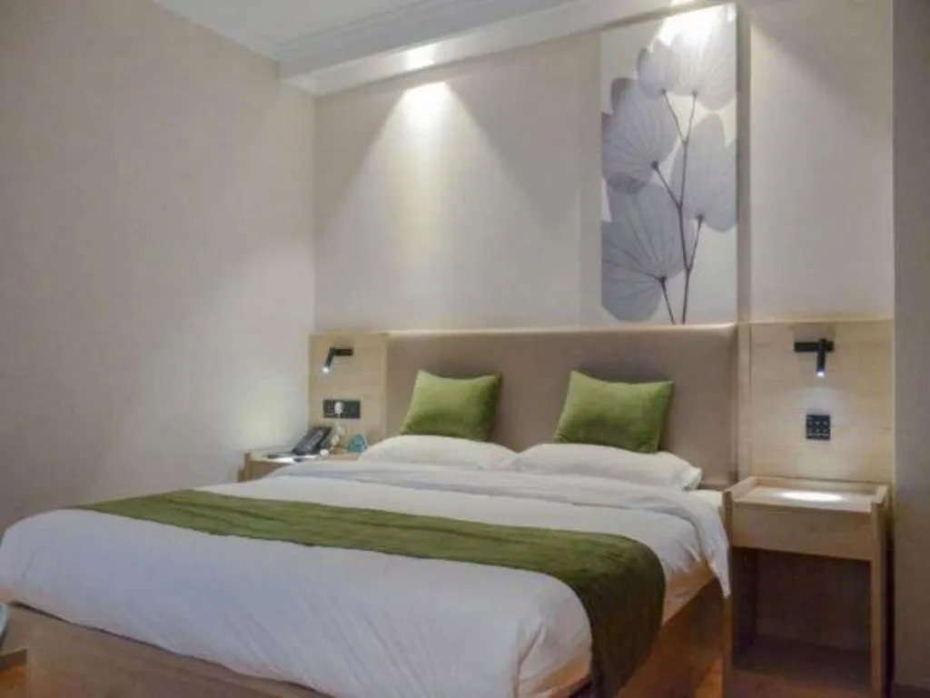 Bed in GreenTree Inn Xuzhou High Speed Railway Station Express Hotel