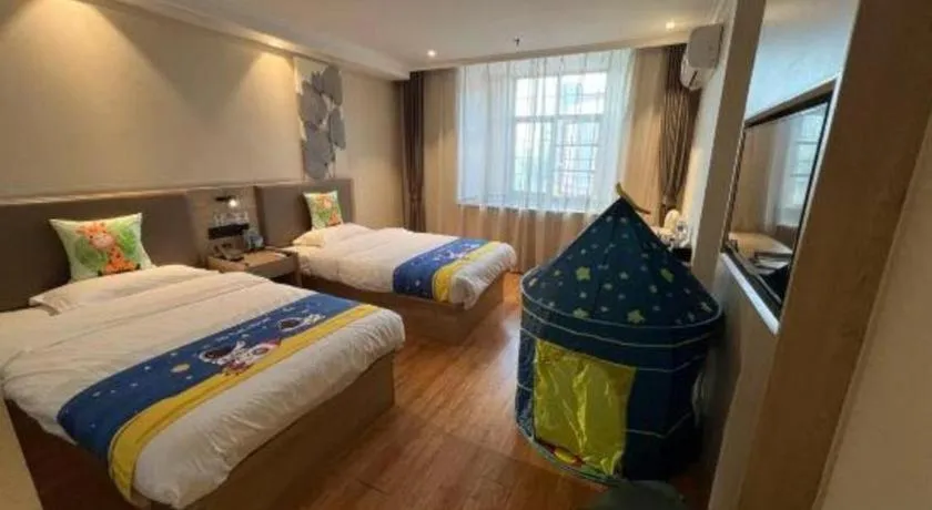 Bed in GreenTree Inn Xuzhou High Speed Railway Station Express Hotel