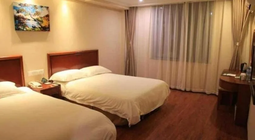 Bed in GreenTree Inn Xuzhou High Speed Railway Station Express Hotel