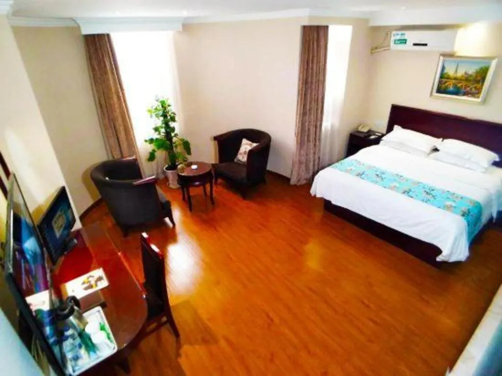 Bed in GreenTree Inn Jiangsu Wuxi Xishan DongTing Erquan East Road XinGuang Newly Estate Express Hotel