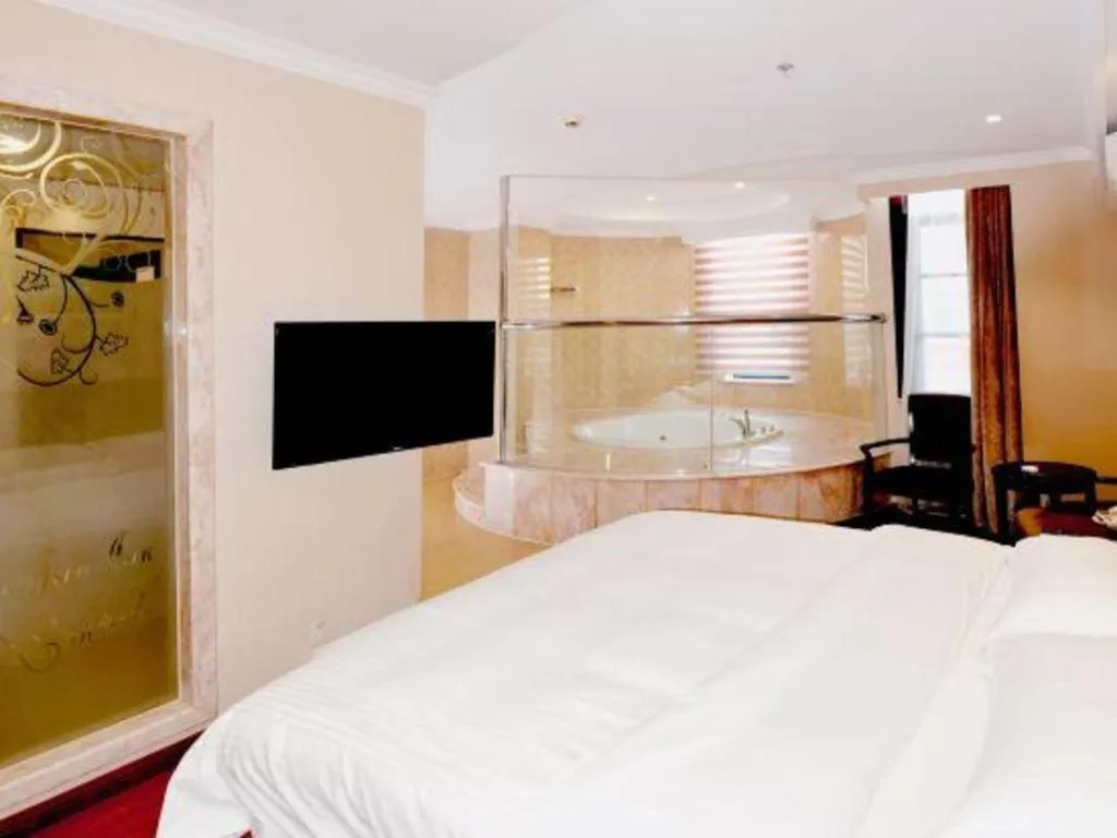 Bed in GreenTree Inn Jiangsu Wuxi Xishan DongTing Erquan East Road XinGuang Newly Estate Express Hotel