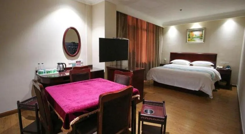 Bed in GreenTree Inn Jiangsu Wuxi Xishan DongTing Erquan East Road XinGuang Newly Estate Express Hotel