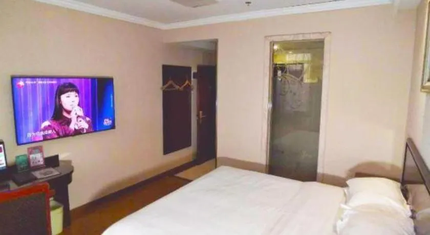 Bed in GreenTree Inn Jiangsu Wuxi Xishan DongTing Erquan East Road XinGuang Newly Estate Express Hotel