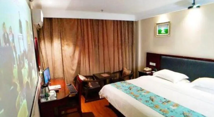 Bed in GreenTree Inn Jiangsu Wuxi Xishan DongTing Erquan East Road XinGuang Newly Estate Express Hotel