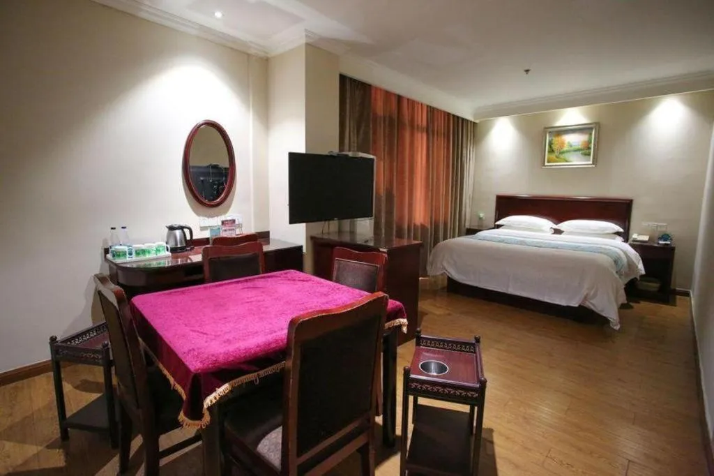 Bed in GreenTree Inn Jiangsu Wuxi Xishan DongTing Erquan East Road XinGuang Newly Estate Express Hotel