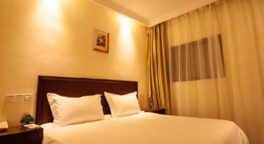 Bed in GreenTree Inn Nanjing Software Valley DaDingFang Express Hotel