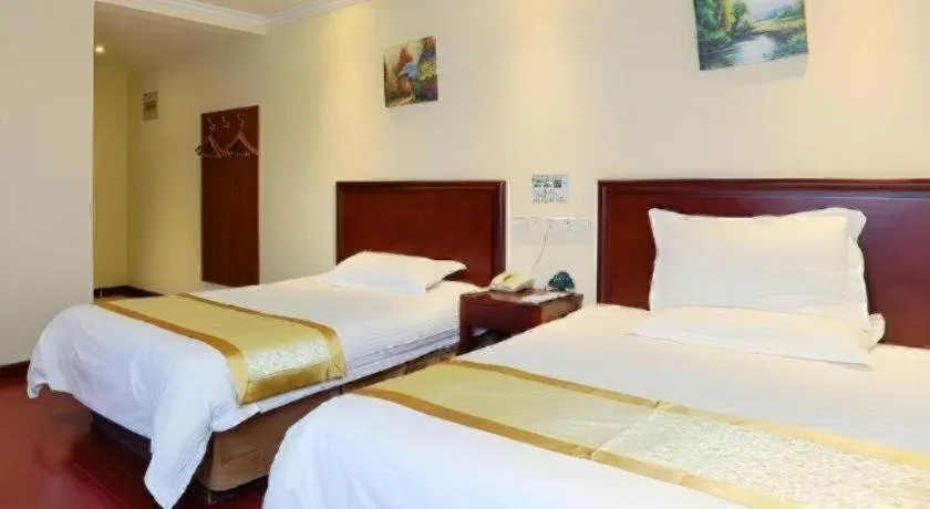 Bed in GreenTree Inn Nanjing Software Valley DaDingFang Express Hotel