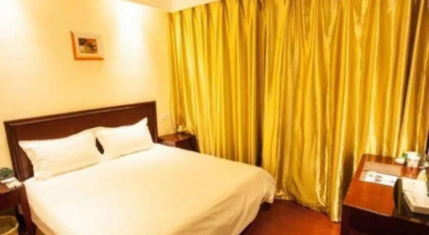 Bed in GreenTree Inn Nanjing Software Valley DaDingFang Express Hotel