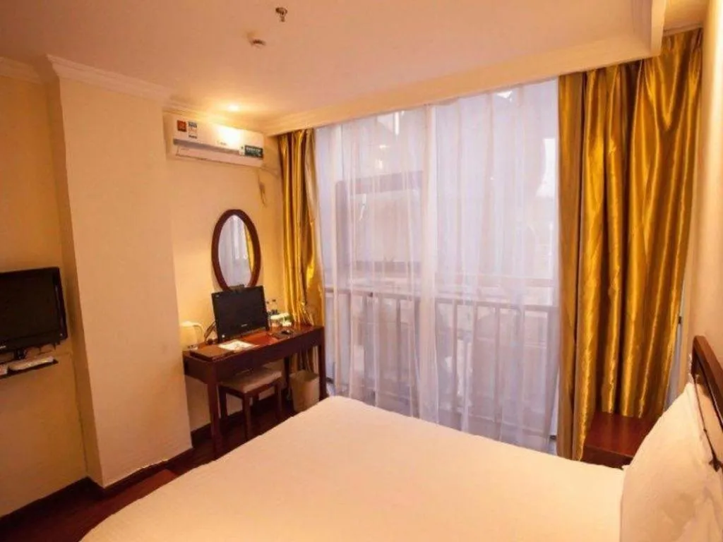 Bed in GreenTree Inn Nanjing Software Valley DaDingFang Express Hotel