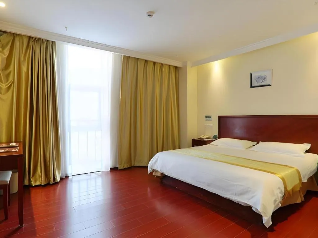 Bed in GreenTree Inn Nanjing Software Valley DaDingFang Express Hotel