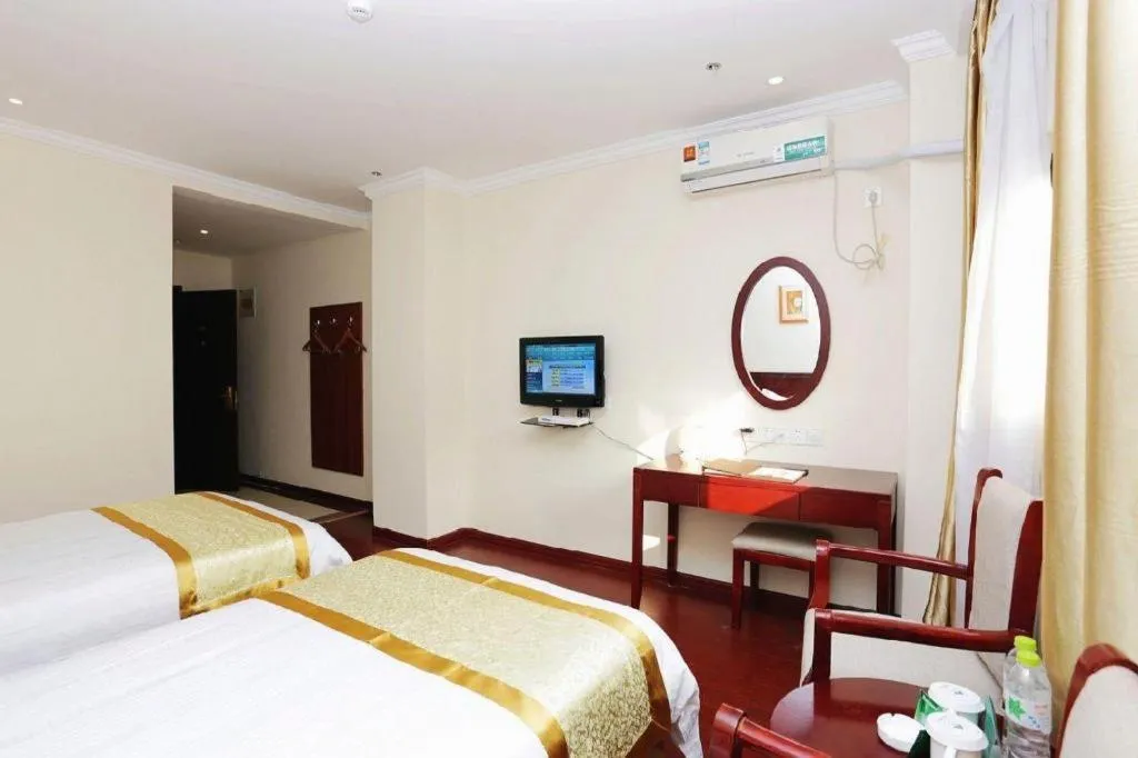 Bed in GreenTree Inn Nanjing Software Valley DaDingFang Express Hotel