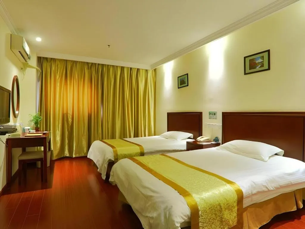 Bed in GreenTree Inn Nanjing Software Valley DaDingFang Express Hotel