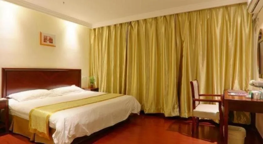 Bed in GreenTree Inn Nanjing Software Valley DaDingFang Express Hotel