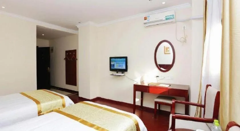 Bed in GreenTree Inn Nanjing Software Valley DaDingFang Express Hotel