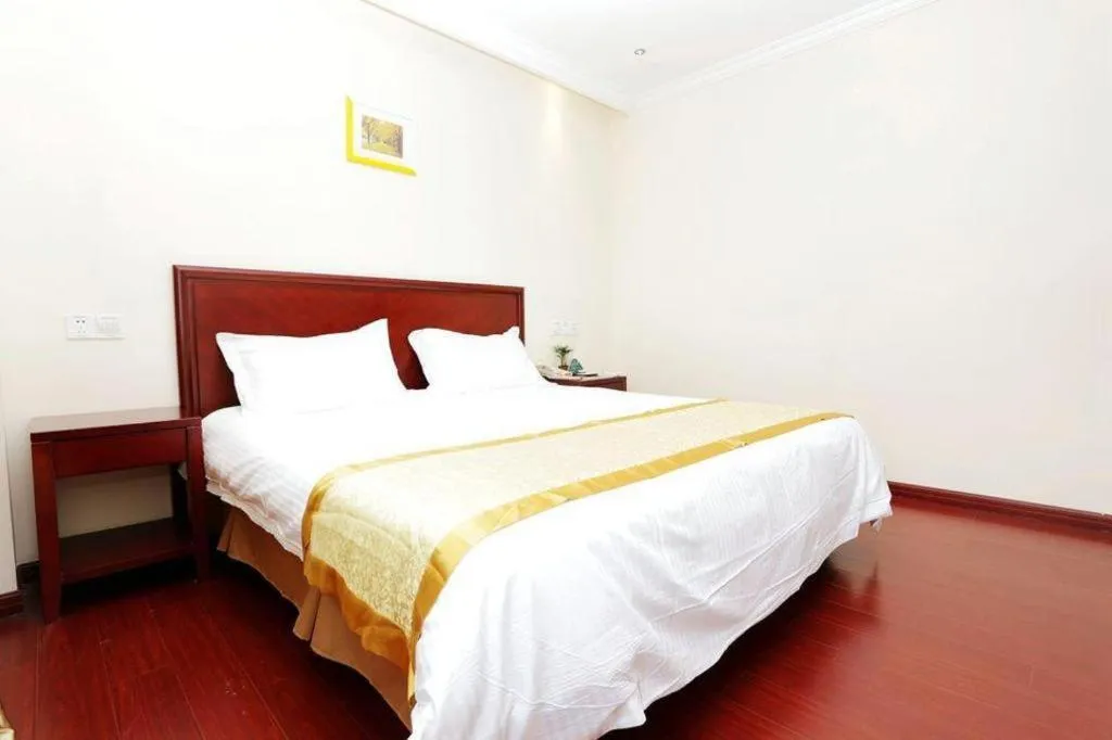 Bed in GreenTree Inn Nanjing Software Valley DaDingFang Express Hotel