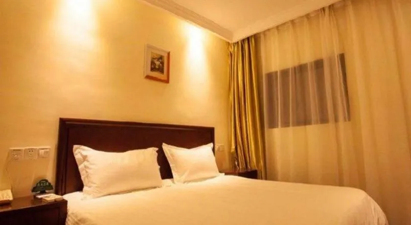 Bed in GreenTree Inn Nanjing Software Valley DaDingFang Express Hotel