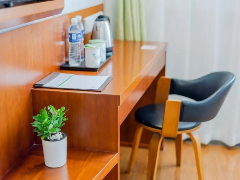 Vatica ShangHai Pudong Airport Disney Huaxia(E) Road Metro Station Hotel .