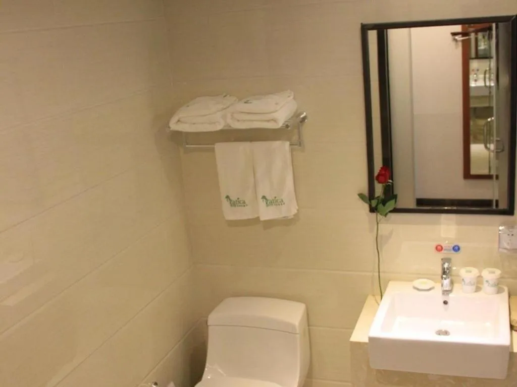 Vatica ShangHai Pudong Airport Disney Huaxia(E) Road Metro Station Hotel .