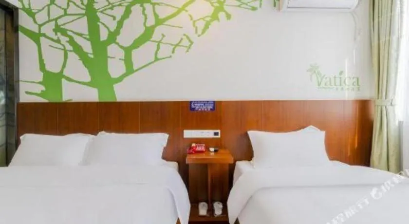 Bed in Vatica ShangHai Pudong Airport Disney Huaxia(E) Road Metro Station Hotel .