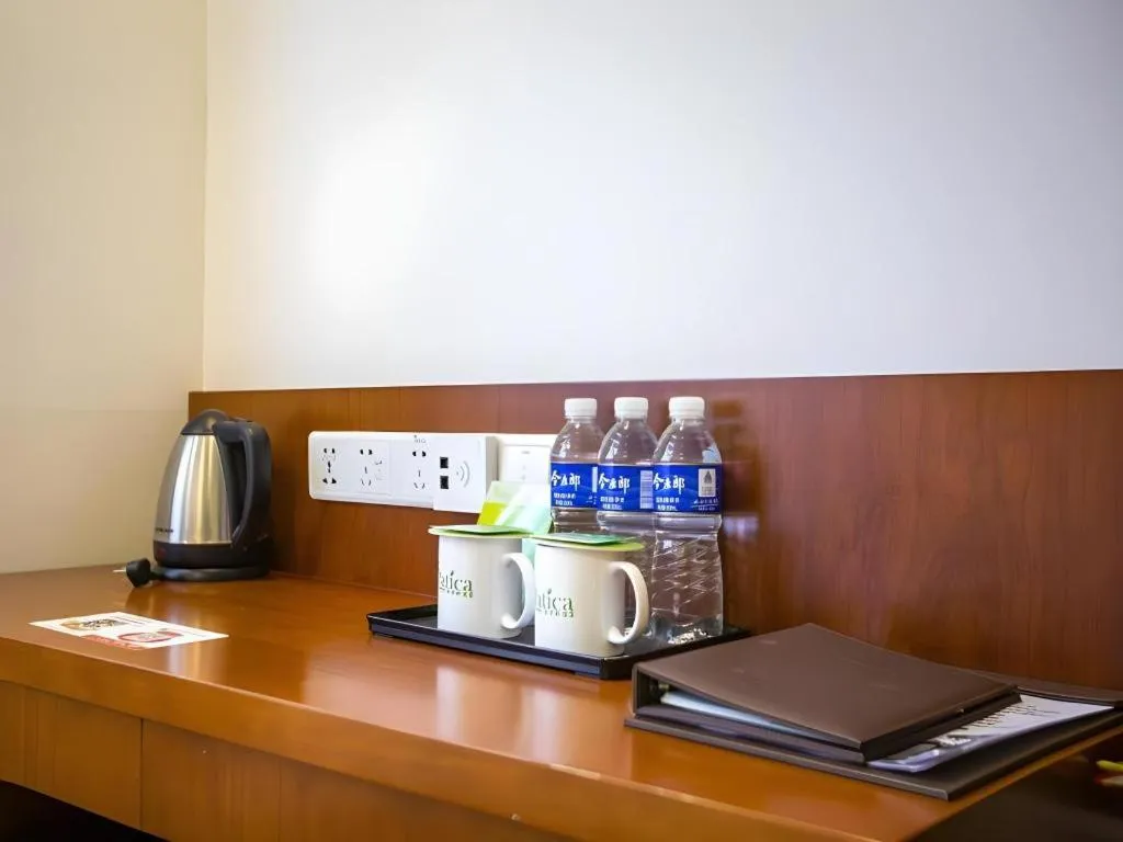 Vatica ShangHai Pudong Airport Disney Huaxia(E) Road Metro Station Hotel .