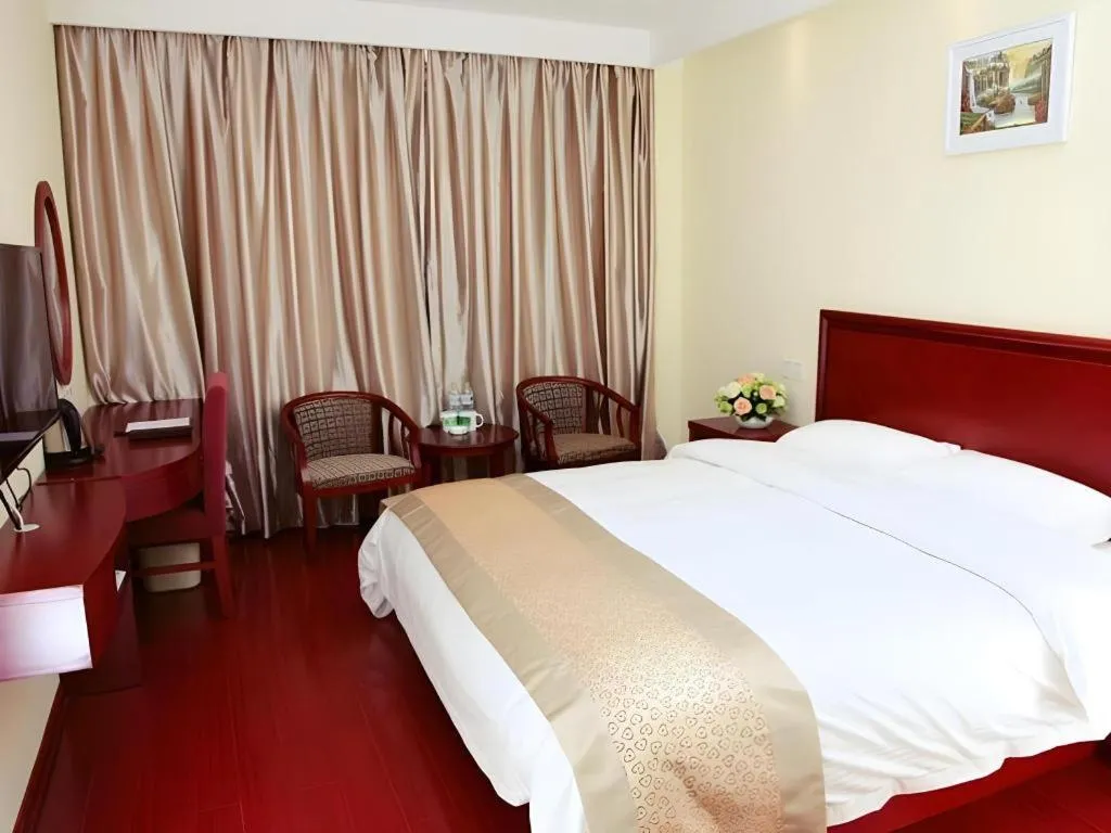 Bed in GreenTree Inn Nanjing Dachang Getang Metro Station Express Hotel