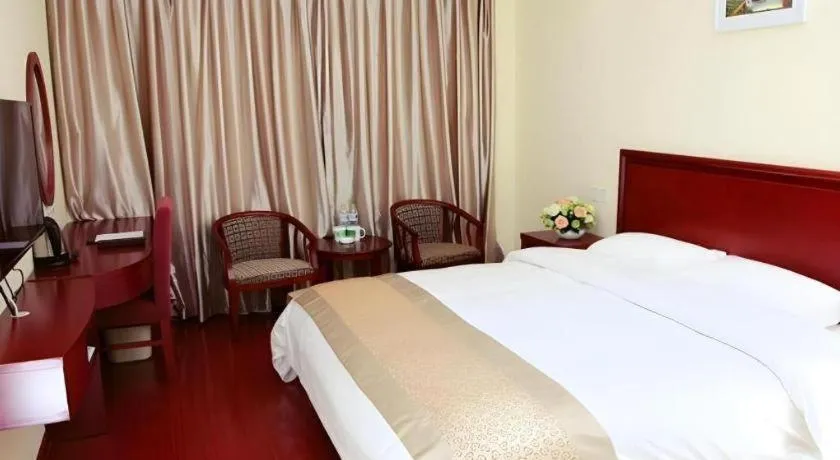 Bed in GreenTree Inn Nanjing Dachang Getang Metro Station Express Hotel