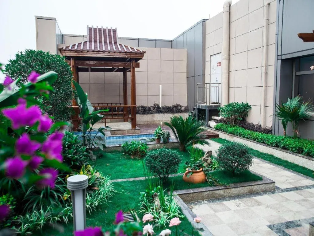 Chengdu Charming Yard Nature Nook Hotel