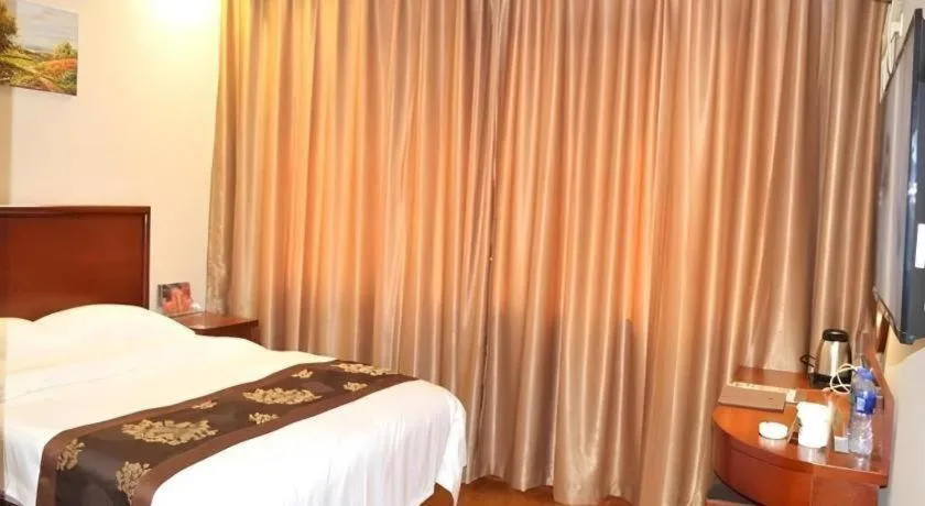 Bed in GreenTree Inn Hefei Feidong Guiwang Road Luzhou Medical School Business Hotel