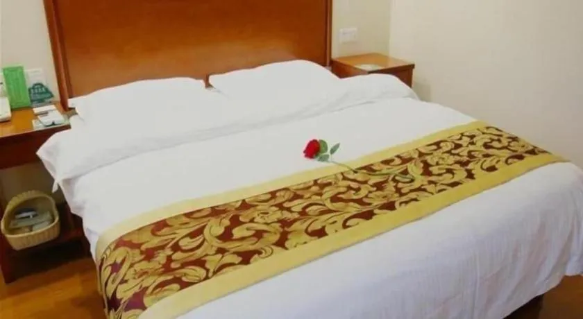 Bed in GreenTree Inn Hefei Feidong Guiwang Road Luzhou Medical School Business Hotel